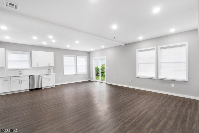 property viewer photo 2