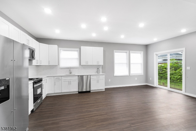 property viewer photo 6