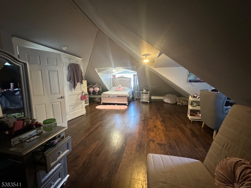 property viewer photo 20