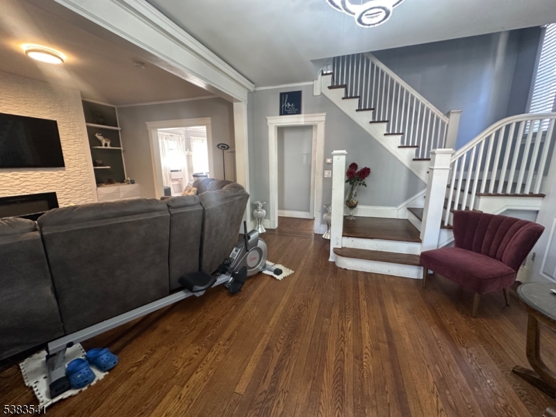 property viewer photo 3