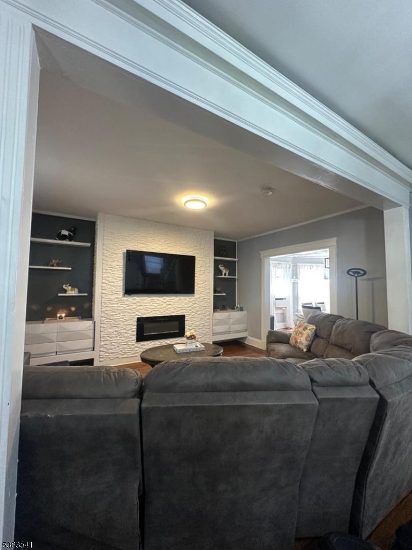 property viewer photo 4