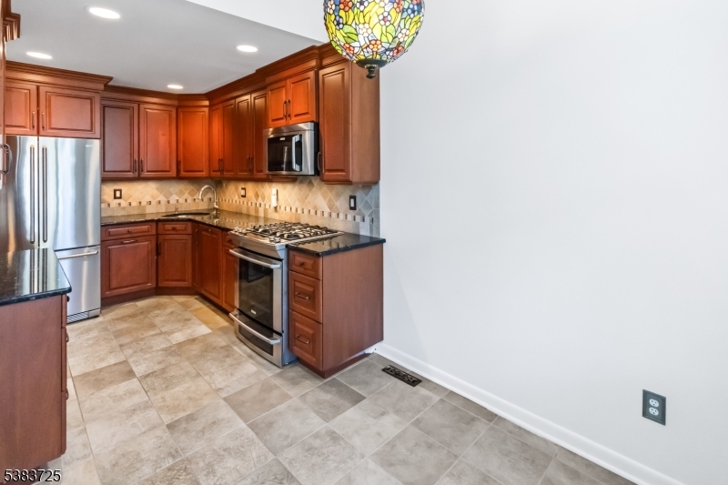 property viewer photo 13