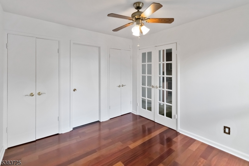 property viewer photo 16