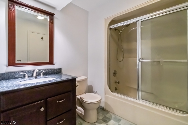 property viewer photo 17