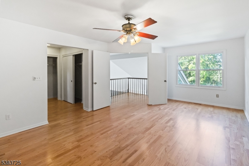 property viewer photo 18