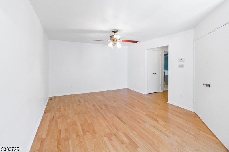 property viewer photo 19