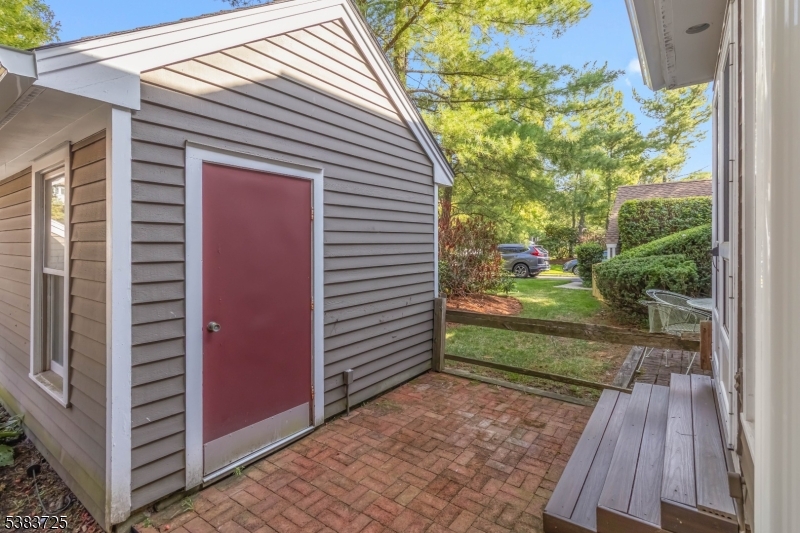 property viewer photo 35