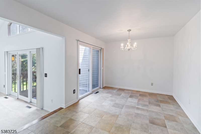 property viewer photo 7