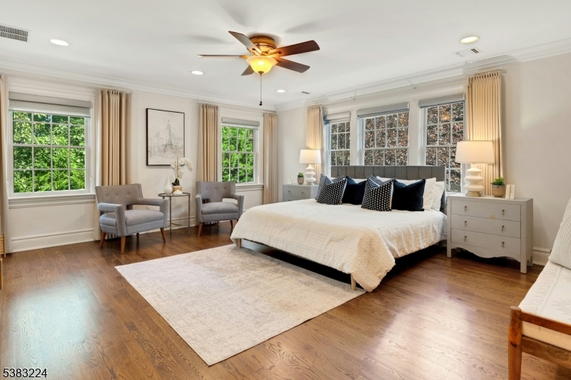 property viewer photo 16