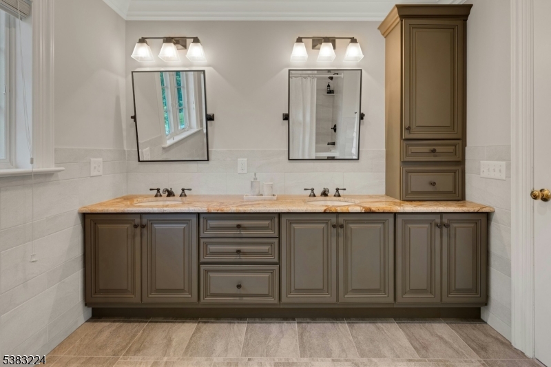 property viewer photo 23