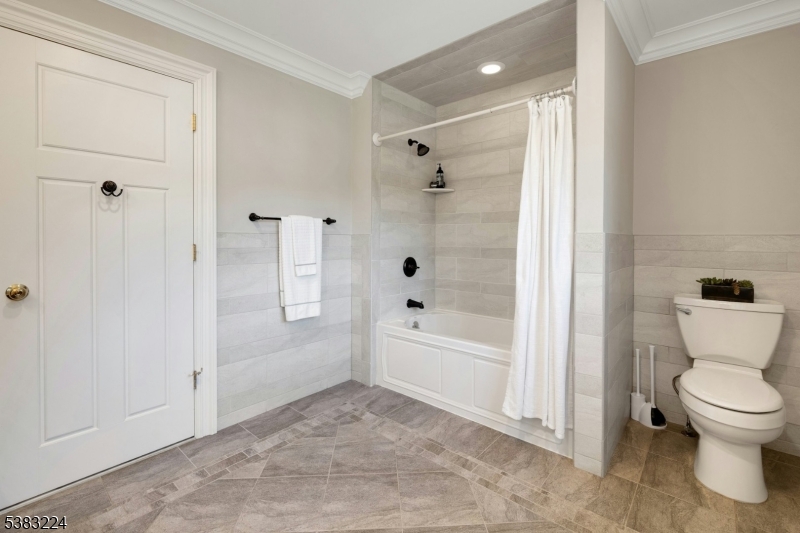 property viewer photo 24