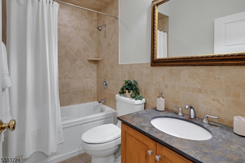property viewer photo 29