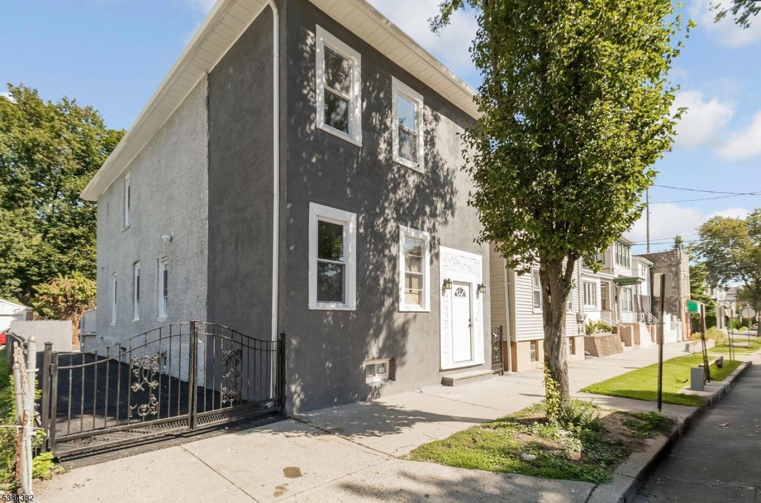 property viewer photo 2
