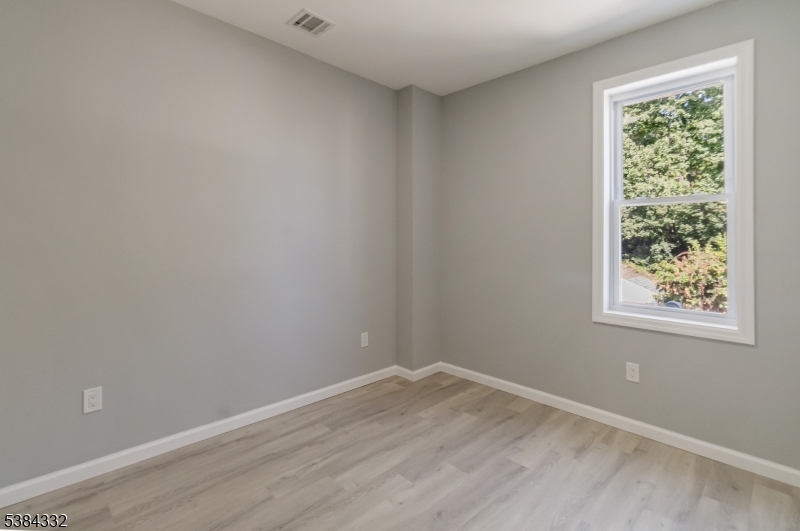 property viewer photo 23