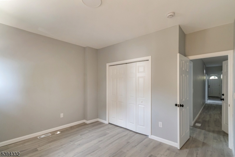 property viewer photo 24