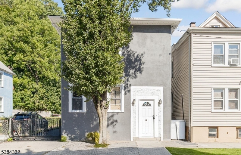 property viewer photo 3