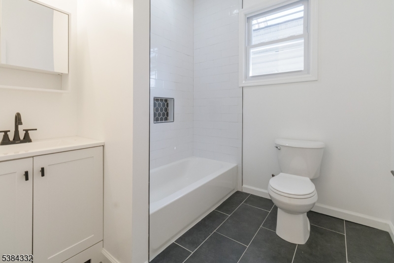 property viewer photo 8