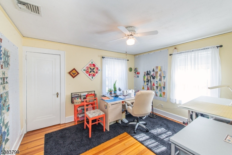 property viewer photo 16