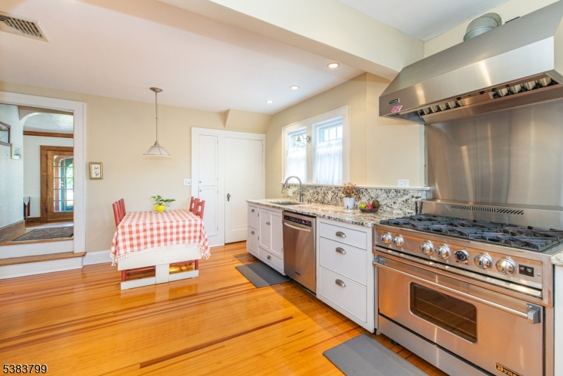 property viewer photo 2