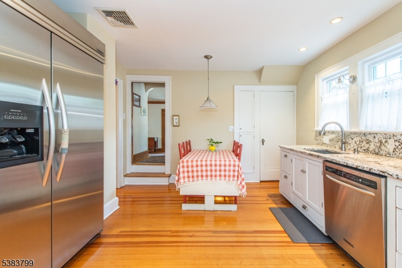 property viewer photo 3