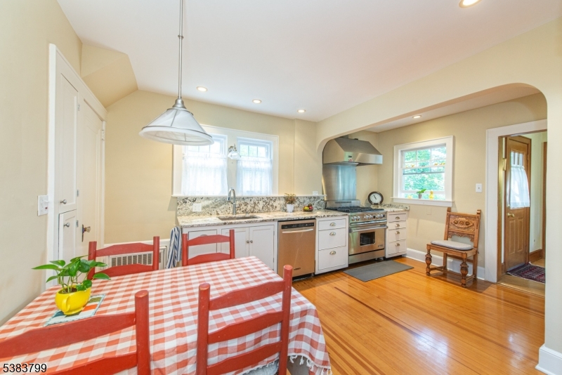 property viewer photo 4