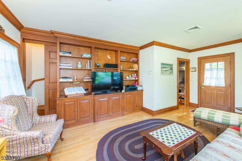property viewer photo 9