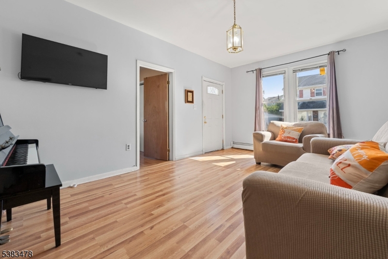 property viewer photo 1
