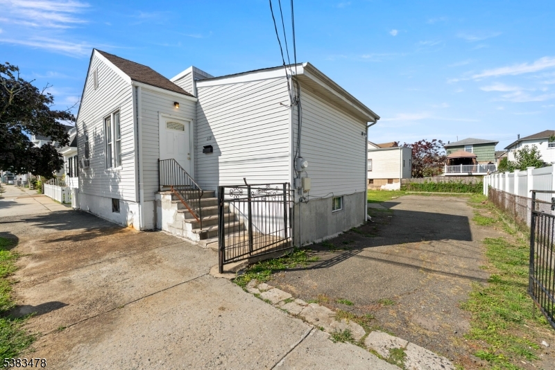 property viewer photo 14