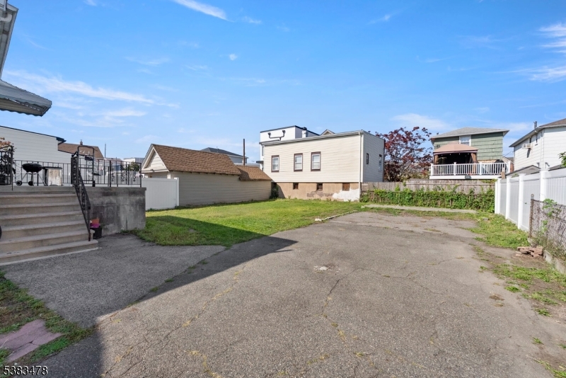 property viewer photo 17