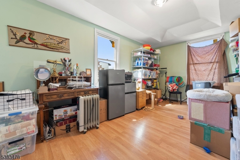 property viewer photo 2
