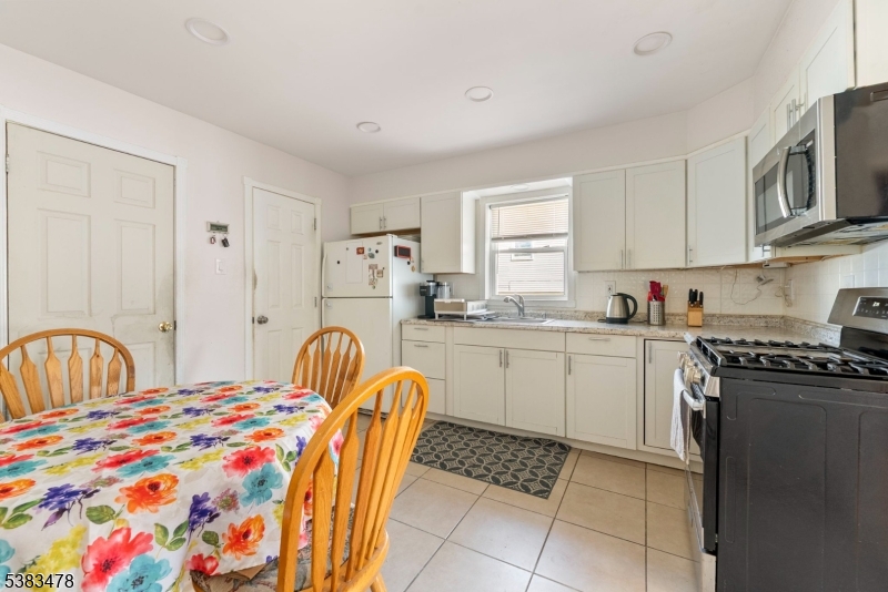 property viewer photo 3