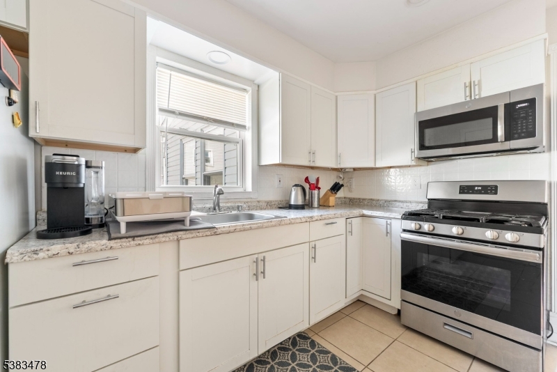 property viewer photo 4