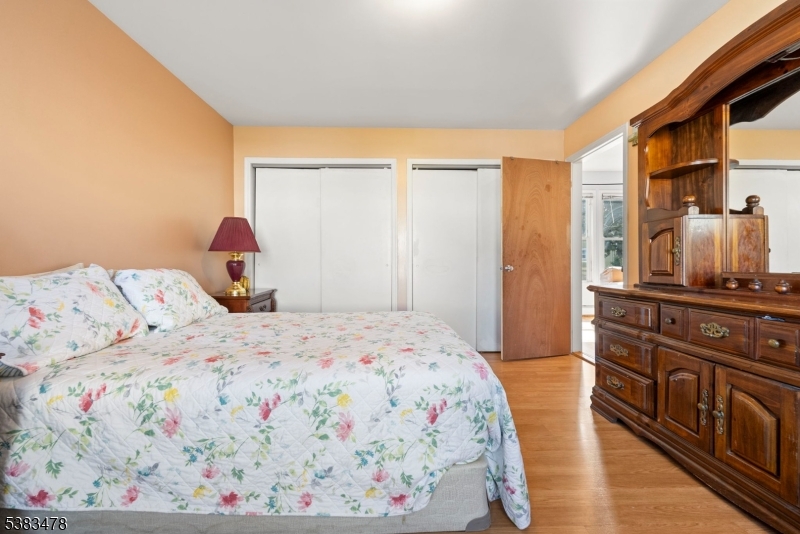 property viewer photo 7