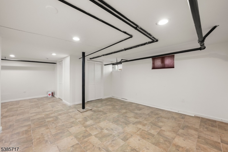 property viewer photo 10
