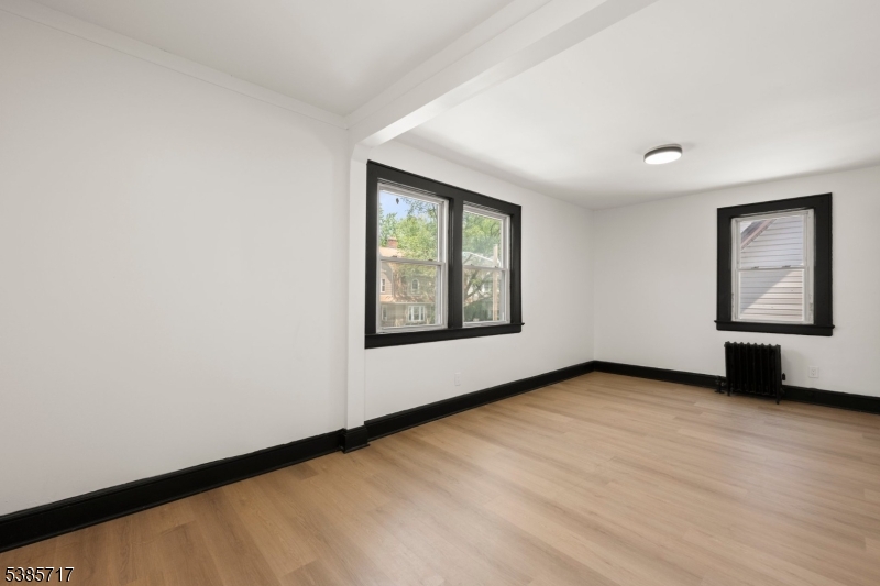 property viewer photo 12