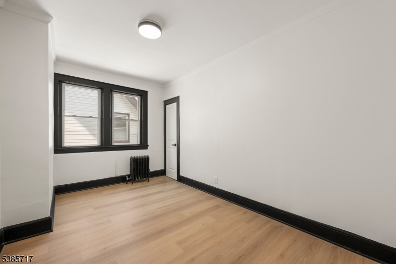 property viewer photo 15