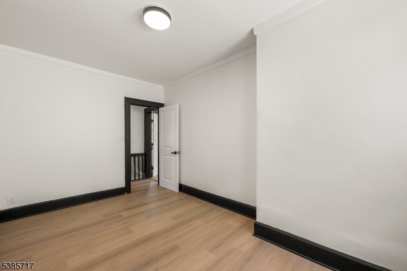 property viewer photo 17