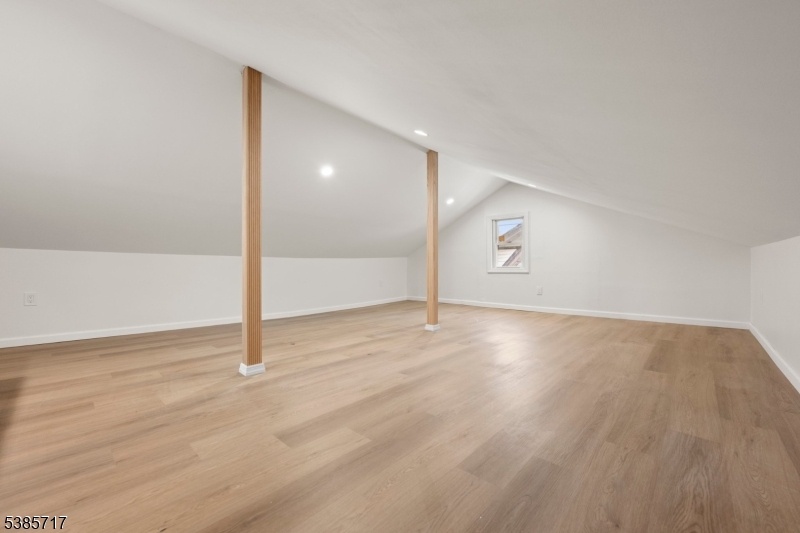 property viewer photo 21