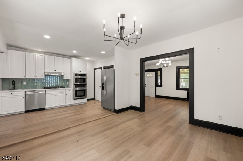property viewer photo 4