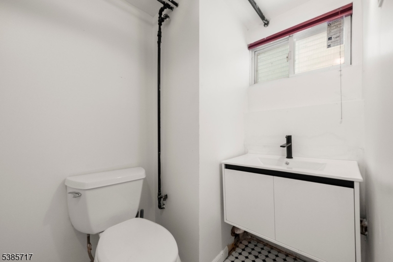 property viewer photo 8
