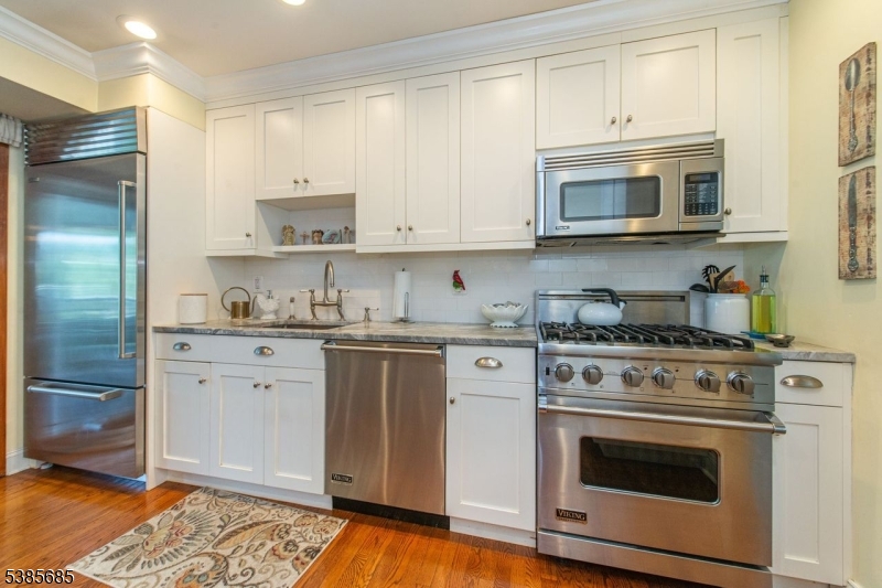 property viewer photo 1