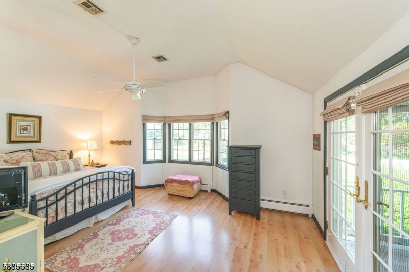 property viewer photo 23