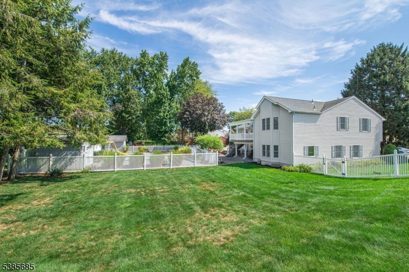 property viewer photo 32