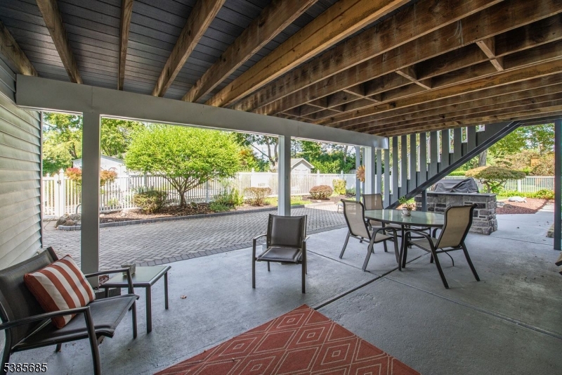 property viewer photo 36