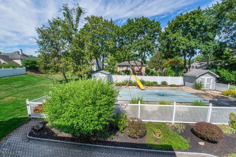property viewer photo 37