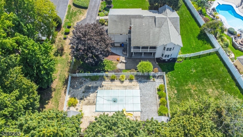 property viewer photo 41