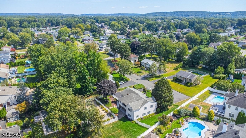 property viewer photo 42