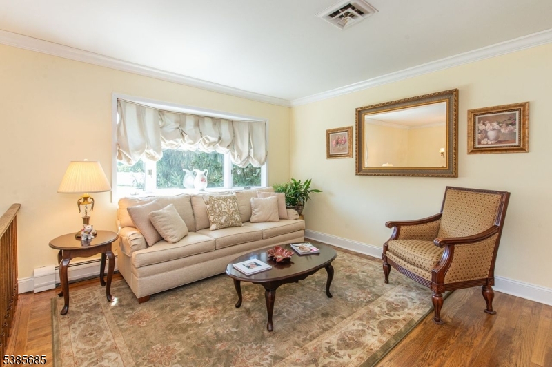 property viewer photo 9
