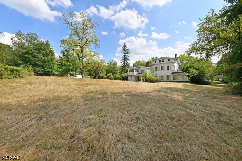 main property photo 13