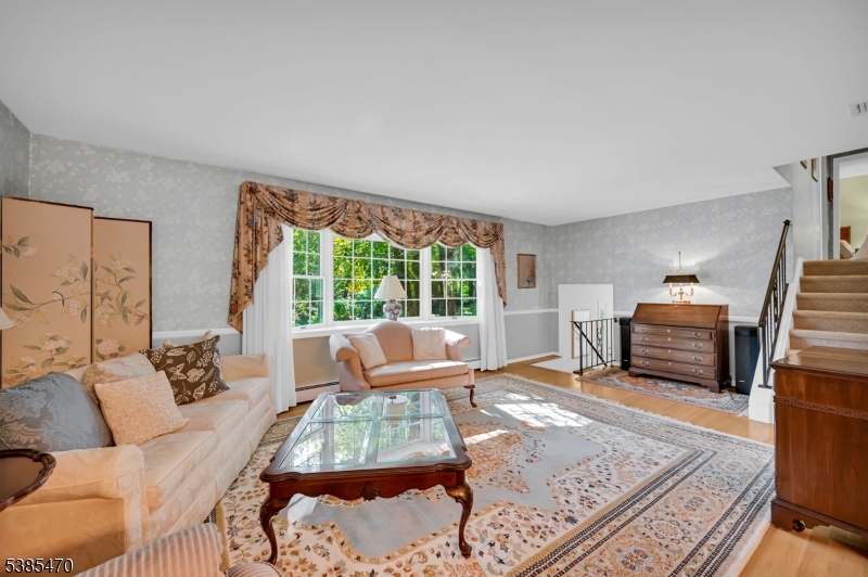 property viewer photo 3